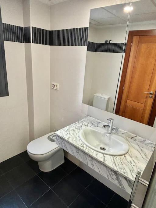 Apartamento Forum - Ciencias Granada Eksteriør bilde